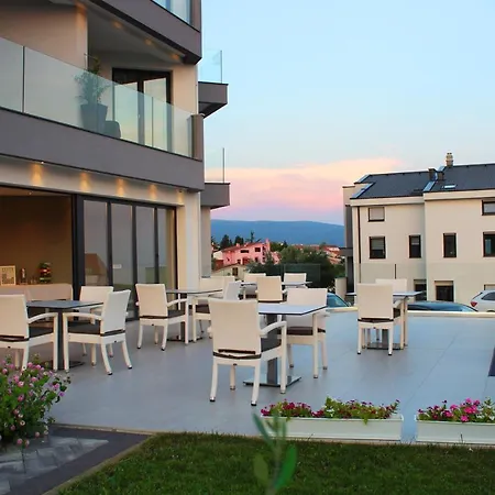 Pansion Leggero 4*